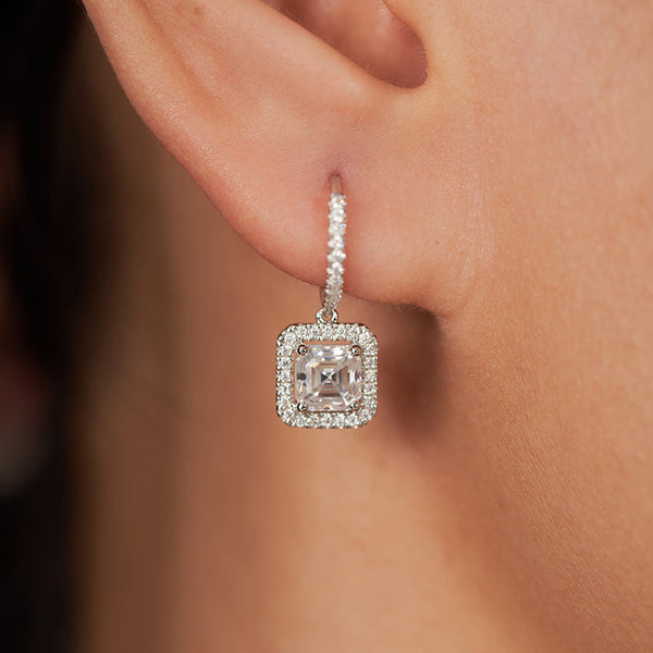 Aros con halo de moissanita de talla Asscher para mujer en plata de ley