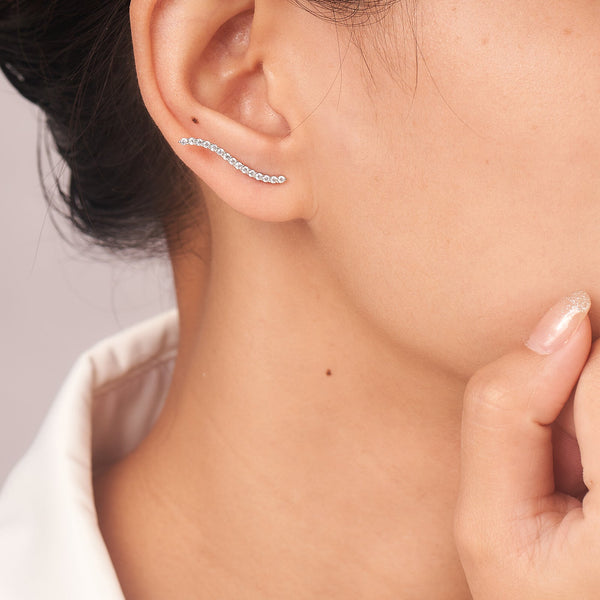 Pendientes de moissanita con forma de trepador y curvas para mujer