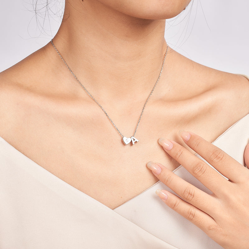 Collares con corazón y letra A inicial de moissanita para mujer