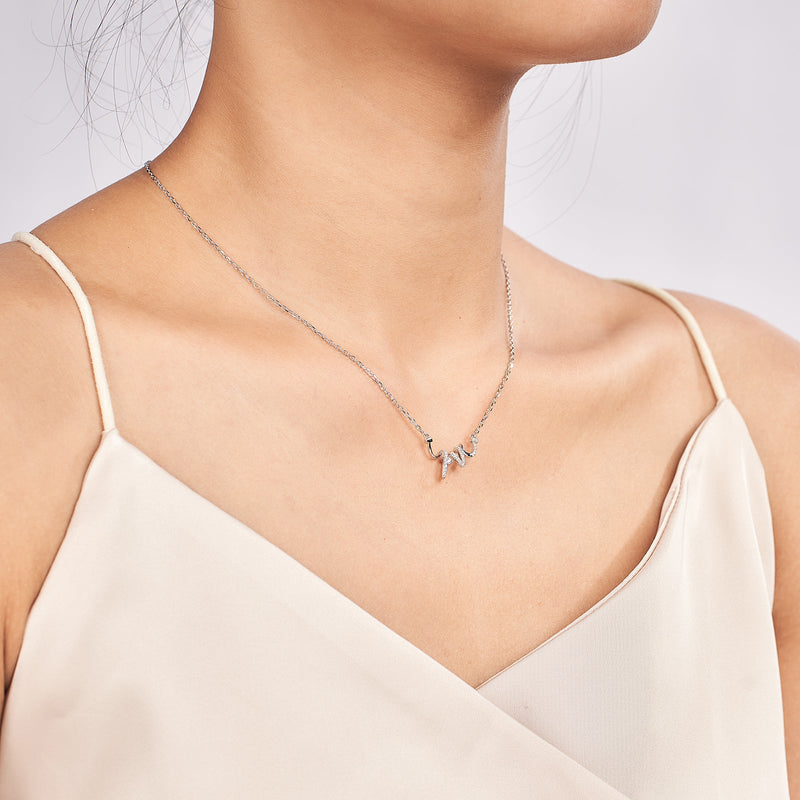 Collares con letras de amor de moissanita para mujer en plata de ley